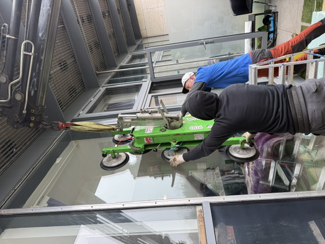 About West Brompton Glazing